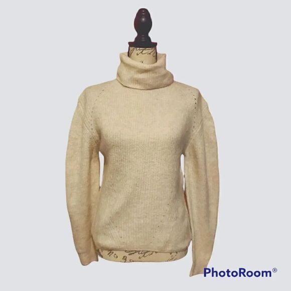 Nwt TOPSHOP Considered Ivory Turtleneck- Ladies Size 0/2 - Picture 1 of 6